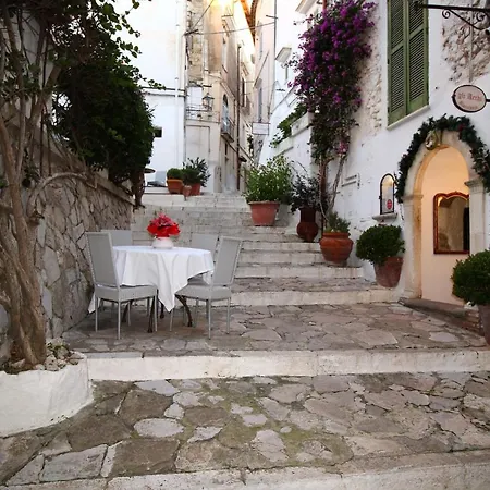 Bed & Breakfast Il Mare Nel Pozzo: Historic Center, Steps From