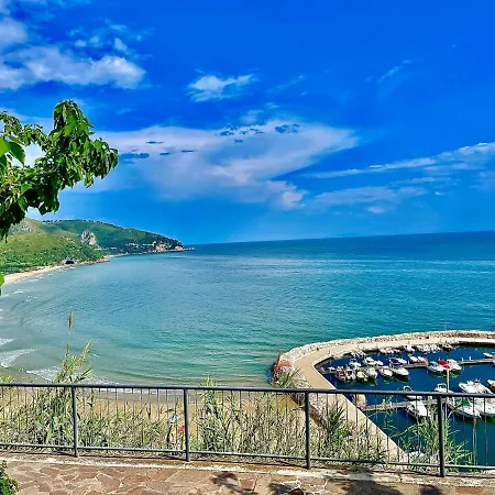 Bed & Breakfast Il Mare Nel Pozzo: Historic Center, Steps From