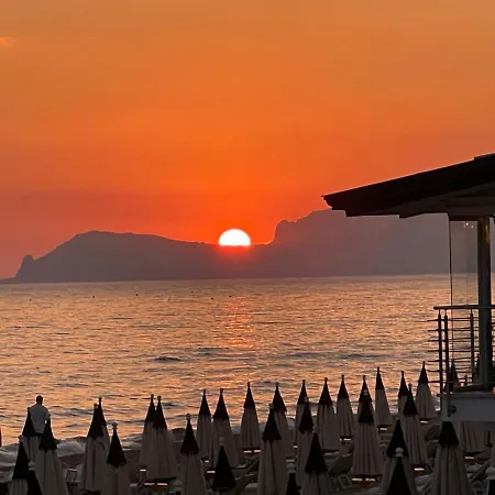 Bed & Breakfast Il Mare Nel Pozzo: Historic Center, Steps From